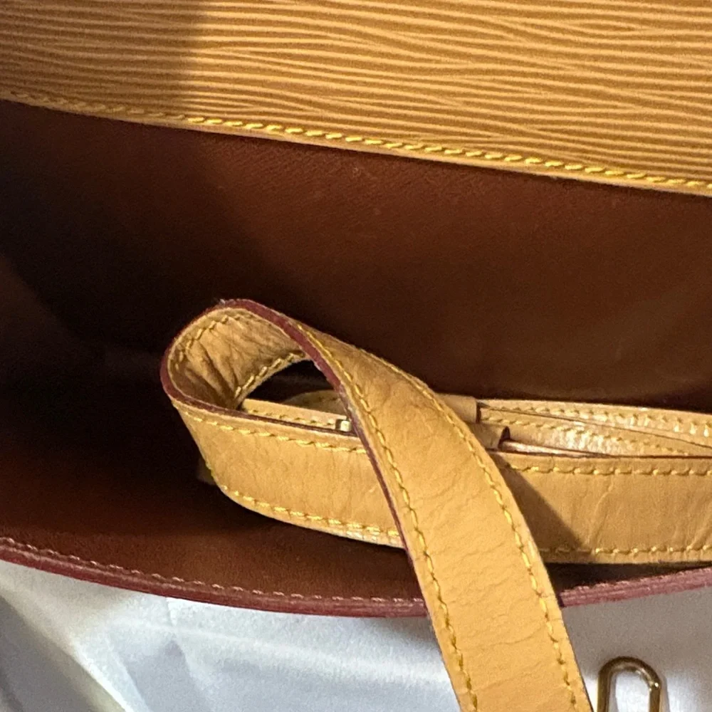 Vintage LV Epi leather - Picture 11 of 12